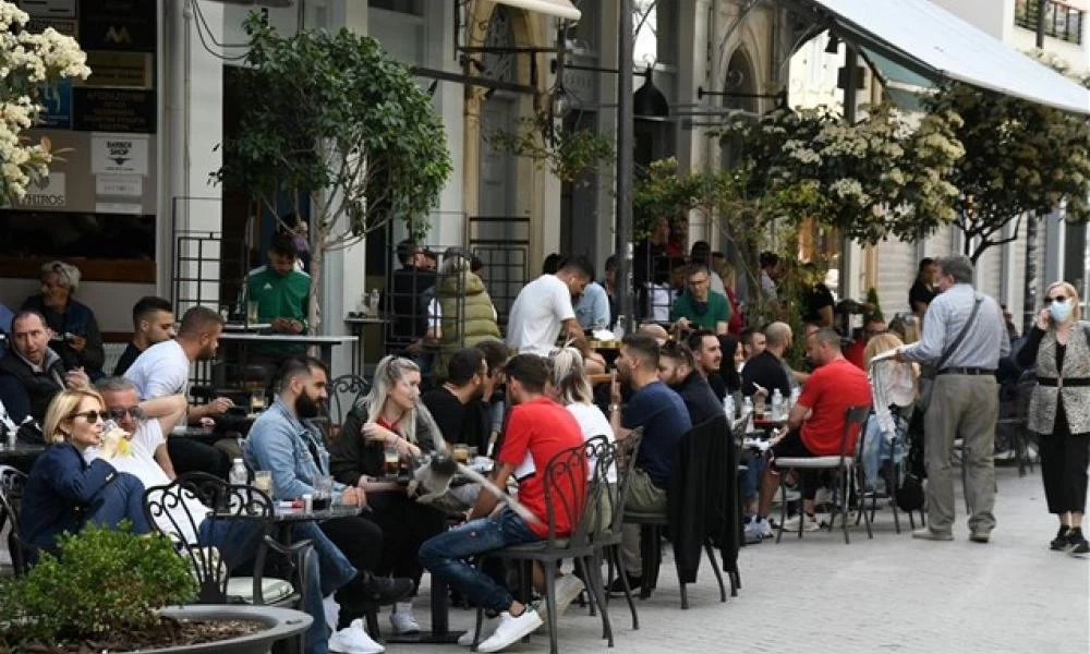 Εστίαση: Πού μπορούν να πάνε εμβολιασμένοι και ανεμβολίαστοι
